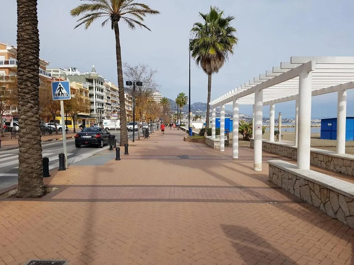 Fuengirola, Los Boliches - Nice Studio Right On The Beach. Lägenhet Fuengirola
