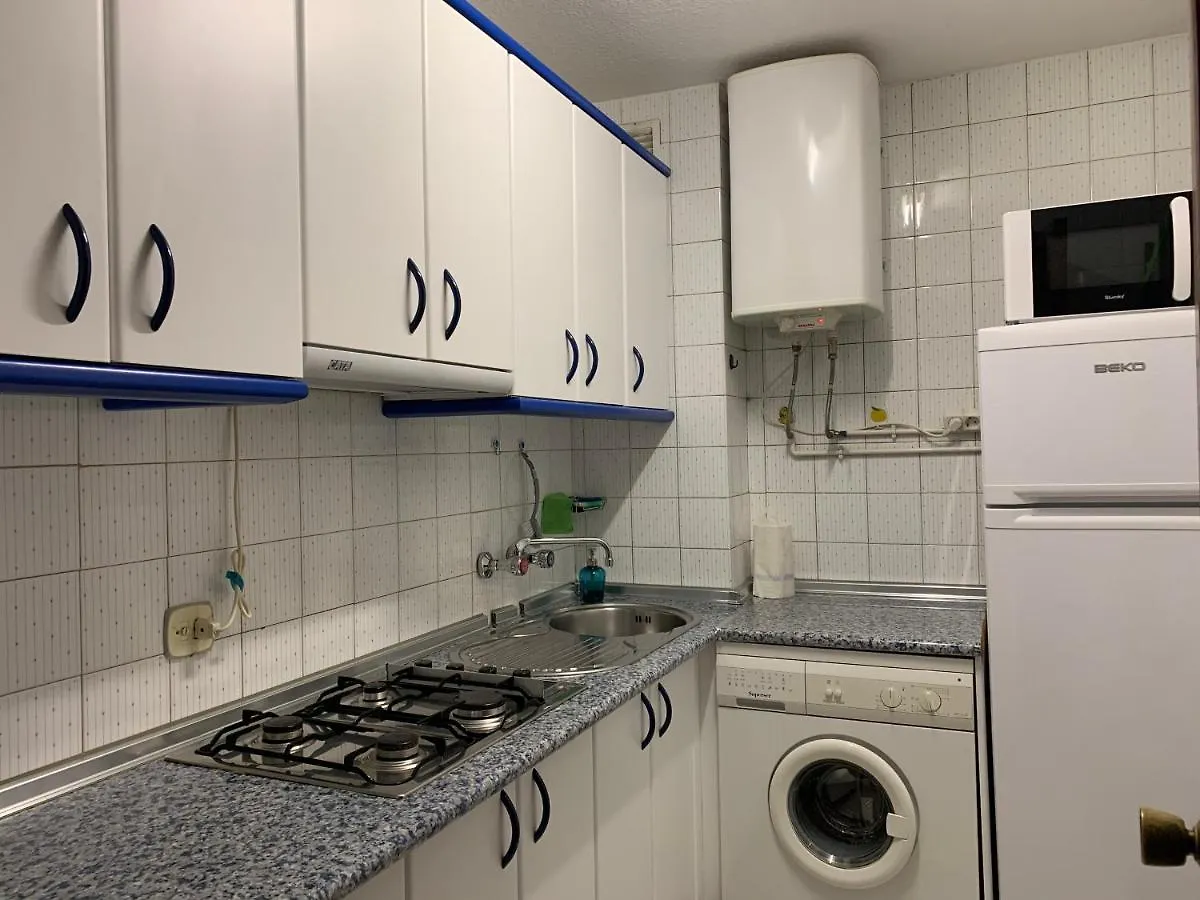 Fuengirola, Los Boliches - Nice Studio Right On The Beach. Apartment Fuengirola