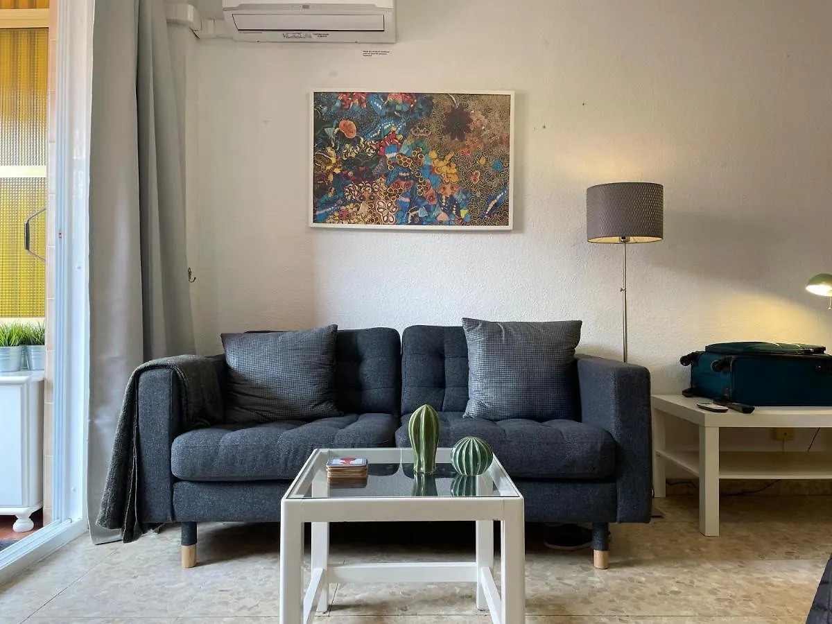 Fuengirola, Los Boliches - Nice Studio Right On The Beach. Apartment
