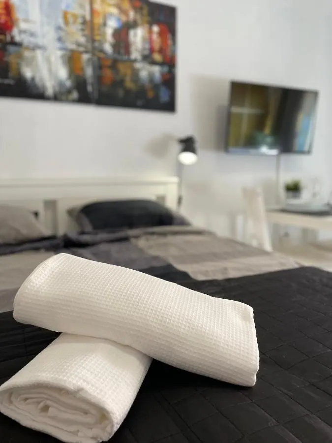 Fuengirola, Los Boliches - Nice Studio Right On The Beach. Fuengirola
